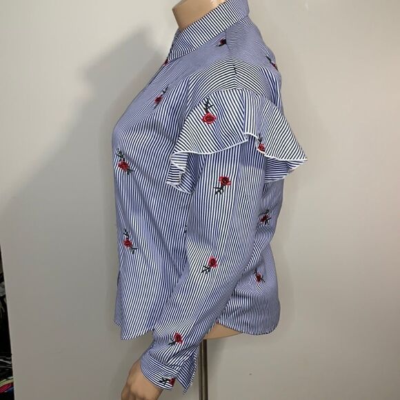 Forever 21 Tops - Forever 21 Stripped Embodied Rose Button Down Shirt